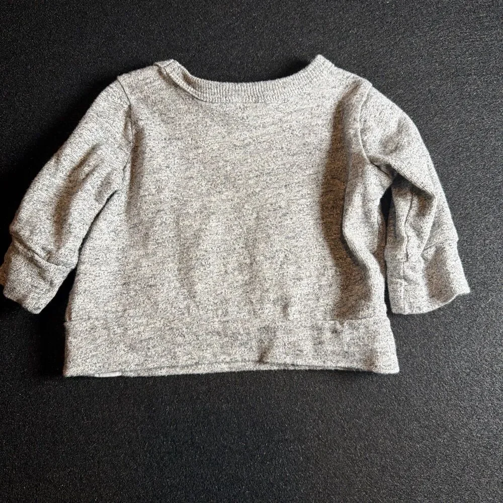 Baby Gap marled heather grey crewneck sweatshirt  0-3 Months -N17